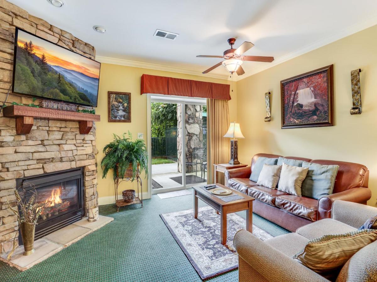 Downtown Delight, 2 Bedrooms, Pool, Hot Tub, Sleeps 6 Gatlinburg Dış mekan fotoğraf