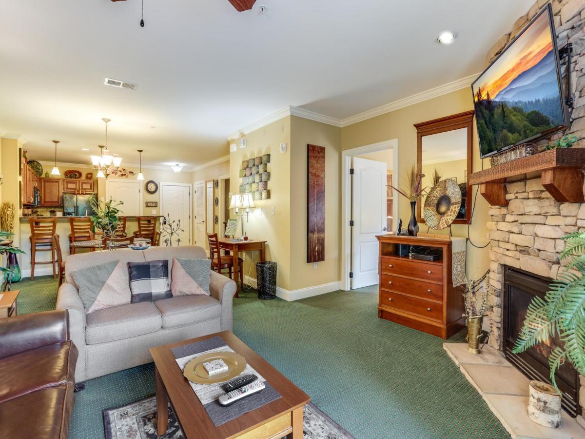 Downtown Delight, 2 Bedrooms, Pool, Hot Tub, Sleeps 6 Gatlinburg Dış mekan fotoğraf