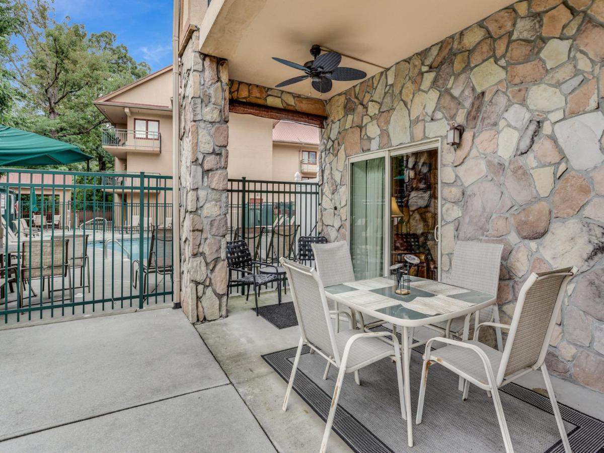 Downtown Delight, 2 Bedrooms, Pool, Hot Tub, Sleeps 6 Gatlinburg Dış mekan fotoğraf