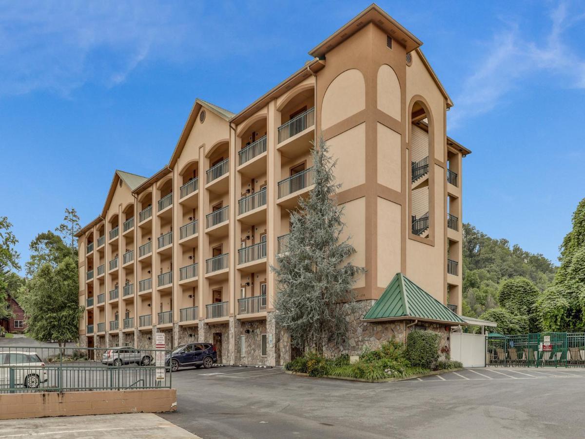Downtown Delight, 2 Bedrooms, Pool, Hot Tub, Sleeps 6 Gatlinburg Dış mekan fotoğraf