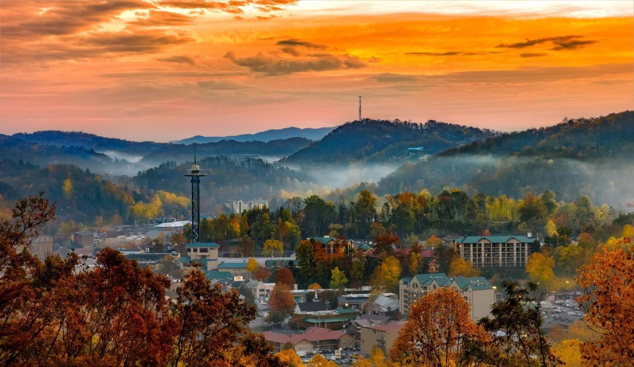 Downtown Delight, 2 Bedrooms, Pool, Hot Tub, Sleeps 6 Gatlinburg Dış mekan fotoğraf
